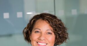 woman on focus photography