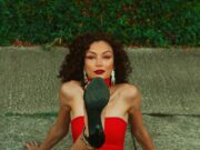 Why Confidence Is the Sexiest Thing You Can Give Yourself