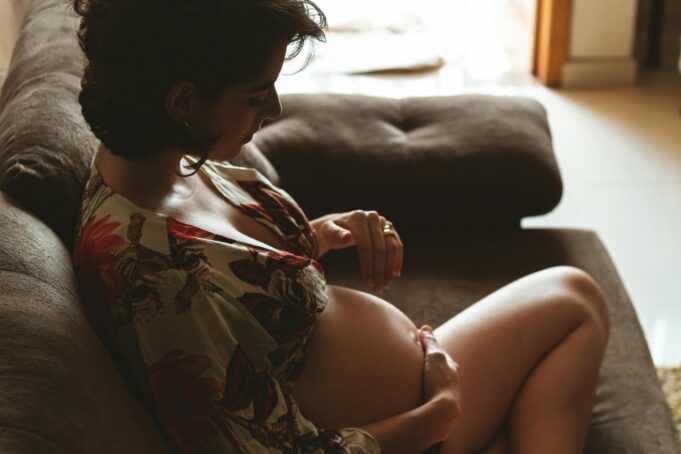 pexels-rafael-henrique-1278732-3863212 The "Mummy Tummy" Fix: Non-Invasive Postpartum Tech