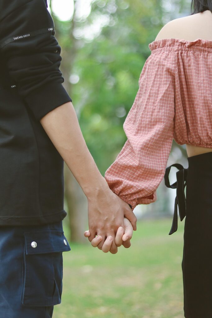 Ice Cubes and Cool Sheets: Keep Intimacy Alive During a Heat Wave