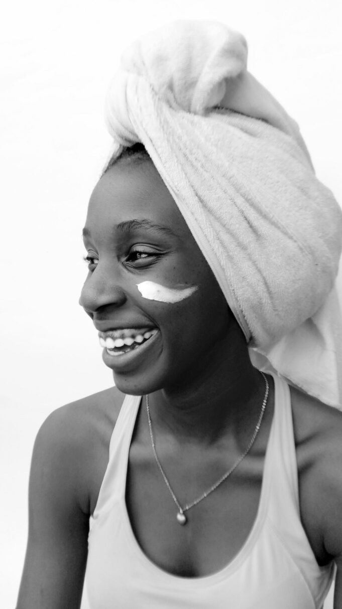 UV vs. Makeup: How to Reapply Suncream Over a Full Face of Makeup Without Smudging Your Look