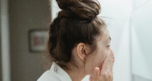 The Minimalist Summer Routine: How to Drop to 3 Steps When It's Too Hot for Layers