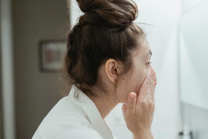 The Minimalist Summer Routine: How to Drop to 3 Steps When It's Too Hot for Layers
