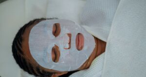 Stem Cells vs. Exosomes: Navigating the High-Tech World of Cellular Skin Therapy