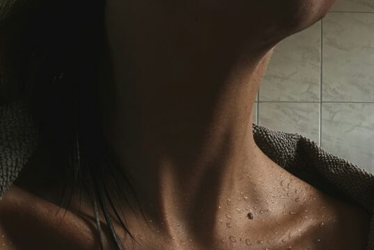 Interesting Medical Fact: Why We Sweat Differently as We Age (and How It Affects Body Odour) Interesting Medical Fact: Why We Sweat Differently as We Age (and How It Affects Body Odour)